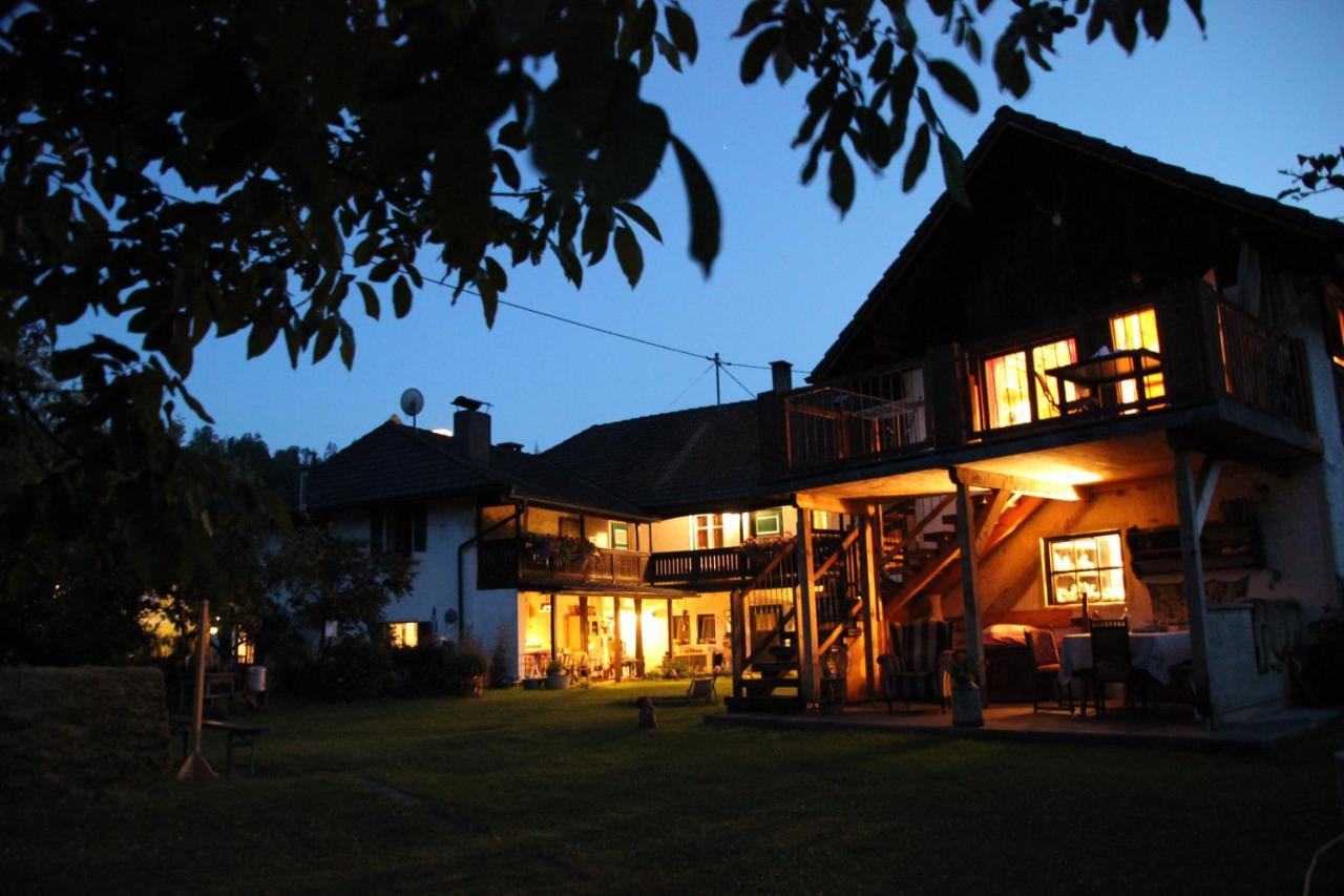 Sachserhof Ferienwohnungen In Sachsenburg Buitenkant foto