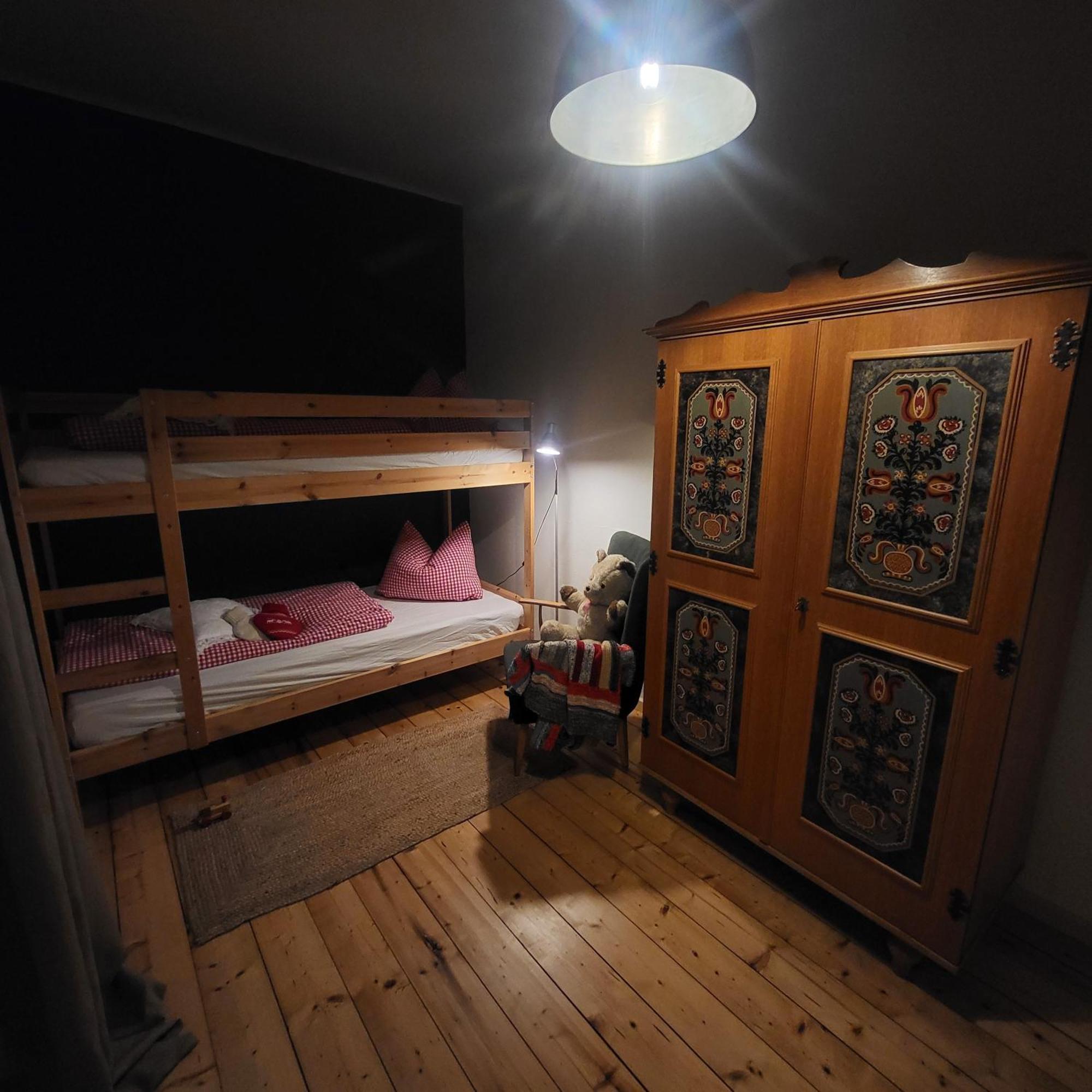 Sachserhof Ferienwohnungen In Sachsenburg Buitenkant foto